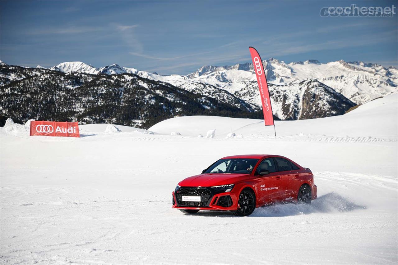 Fue sensacional ver de lo que es capaz el nuevo Audi RS3 Sedan sobre nieve con ruedas de invierno. 