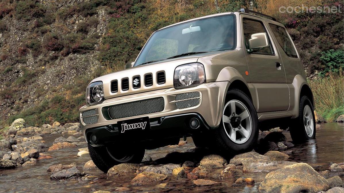 The Suzuki Jimny is small, agile and very light.  Ideal to pass without problems through places where others suffer a lot.