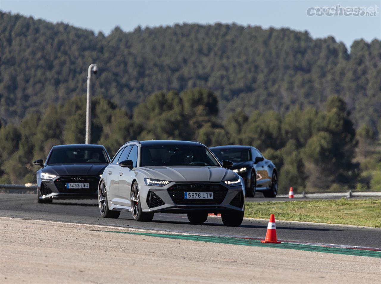 Cualquiera de las berlinas de la gama RS ofrece grandes sensaciones en circuito, y no solo por la potencia disponible, sino por las excelencias de sus chasis. 