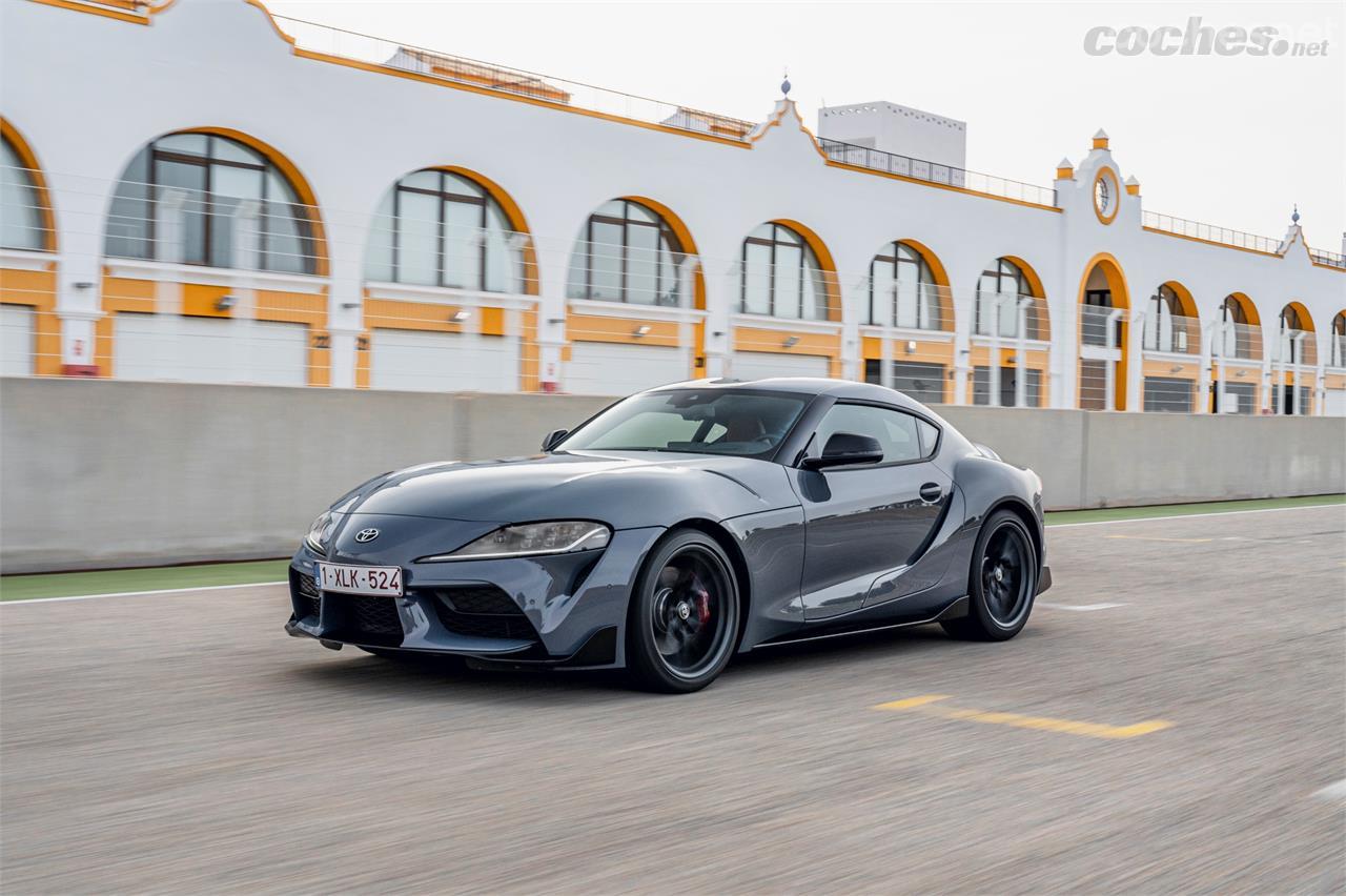 Toyota lanza la versión manual del GR Supra para su variante más potente de 340 CV.