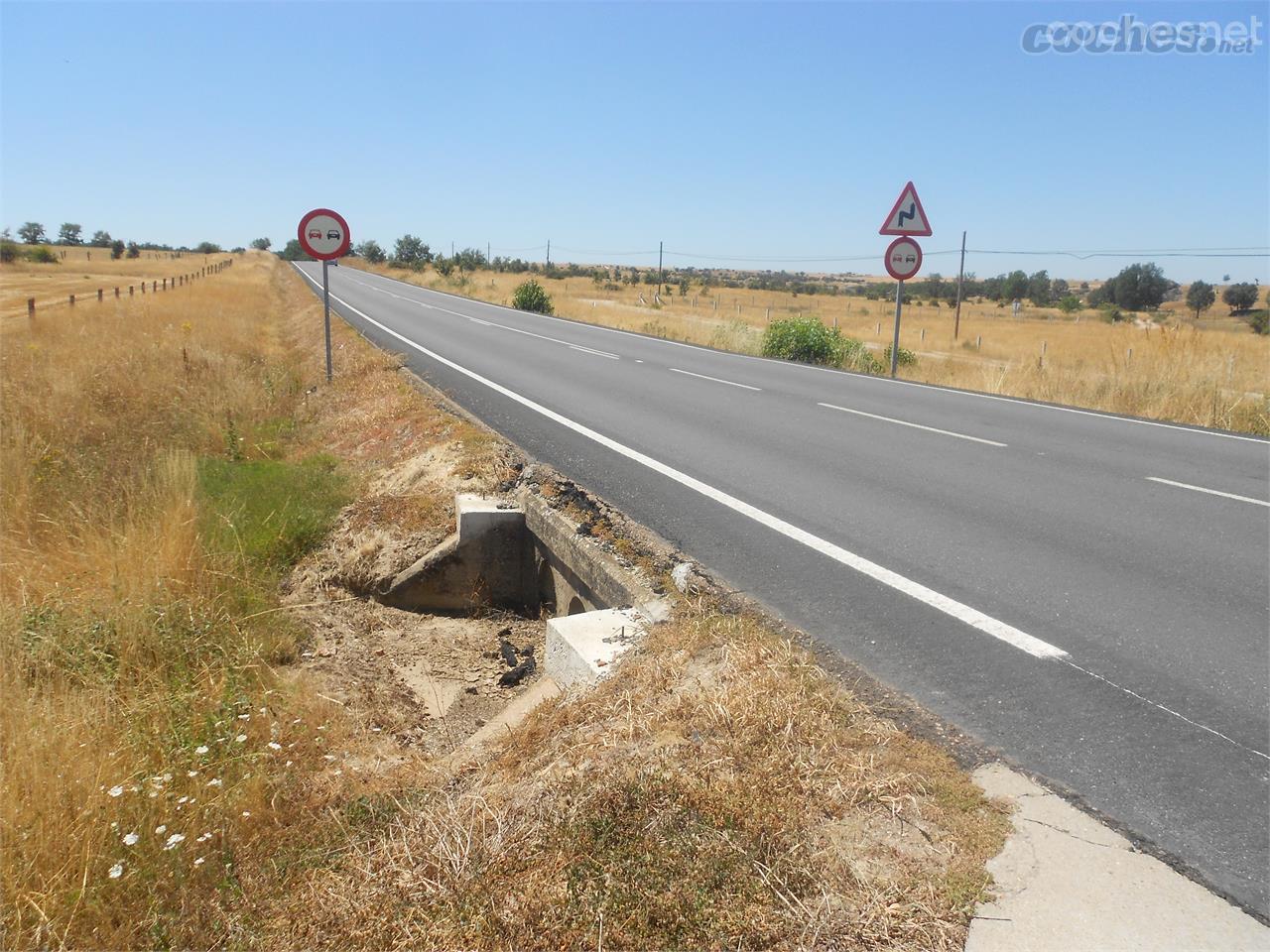 Basura sin recoger, mal estado del firme, ausencia de elementos de contención, señales sin reflectante... son posibles deficiencias denunciables.