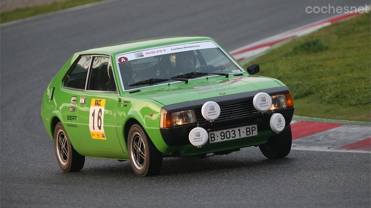 One of the two units of Seat Sport 1200 that the brand's collection of Historic Cars has, which is common in classic rallies.