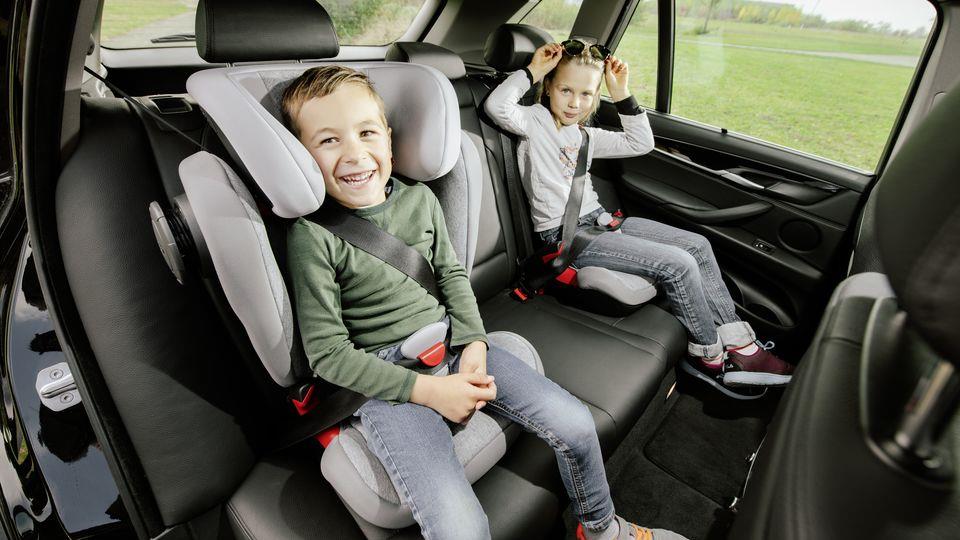 DGT y sillas niños, ¿qué dice la normativa? | Coches.net