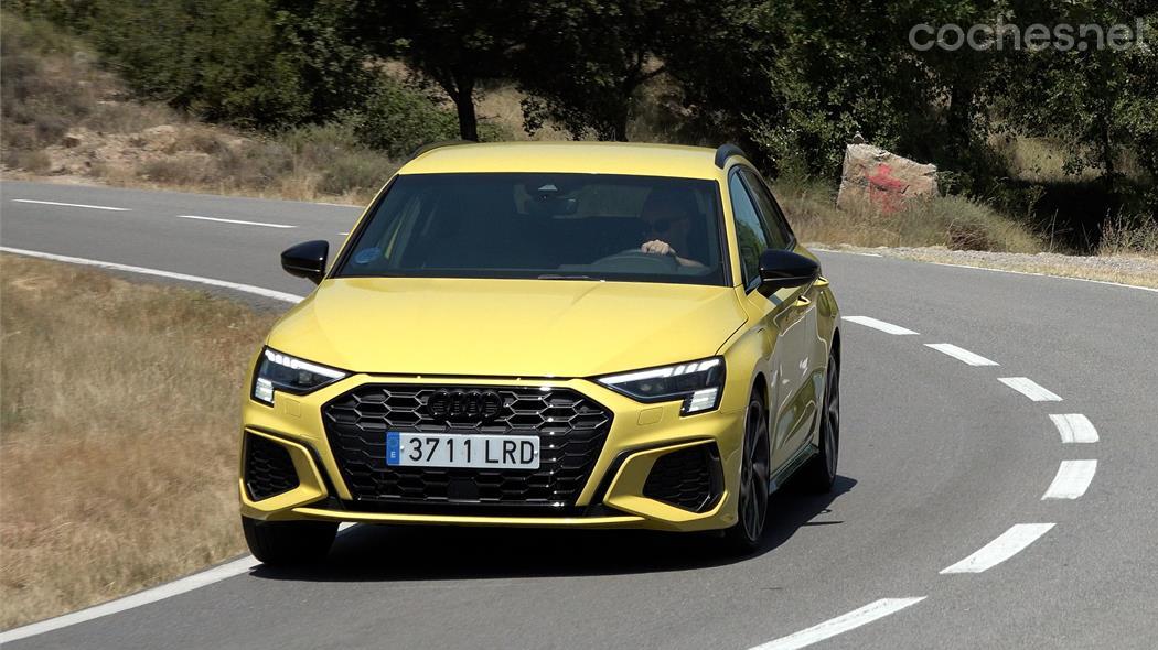 El Audi A3 Sportback 45 TFSIe se percibe ágil, estable, firme y potente. Permite en mayor medida la conducción deportiva.