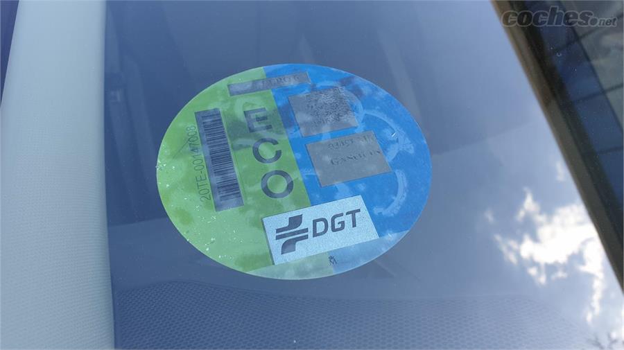Distintivo o pegatina ambiental de la DGT, todo lo que necesitas saber