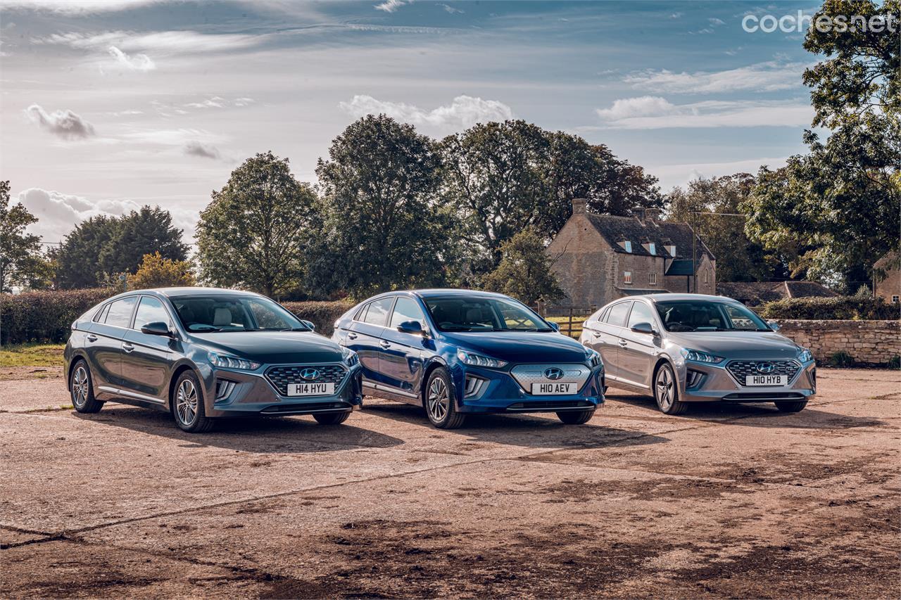 Híbrido, híbrido enchufable y eléctrico. El Hyundai Ioniq fue el primer coche del mundo que propuso tamaña posibilidad de elección.