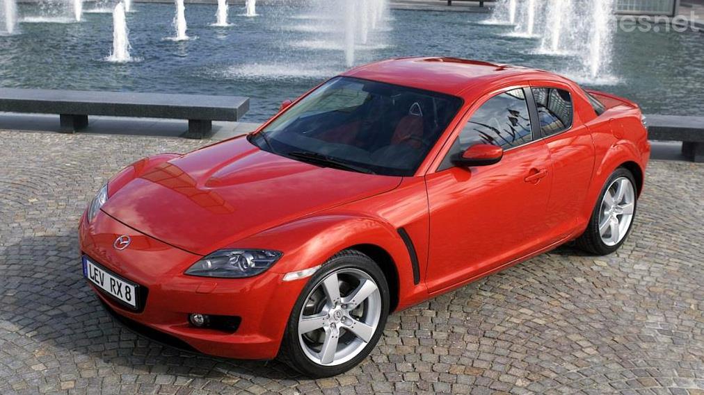 El Mazda RX-8 es uno de los cupés japoneses más buscados. La peculiaridad de su motor rotativo obliga a un buen mantenimiento, pero ofrece grandes prestaciones.