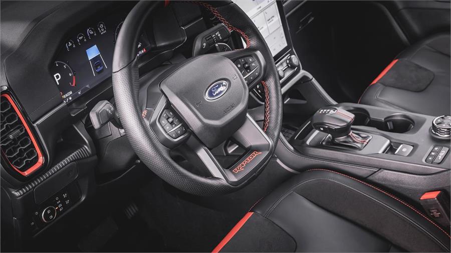 La calidad de acabados y el equipamiento del Ford Ranger es muy similar a la de cualquier otro turismo de Ford. 