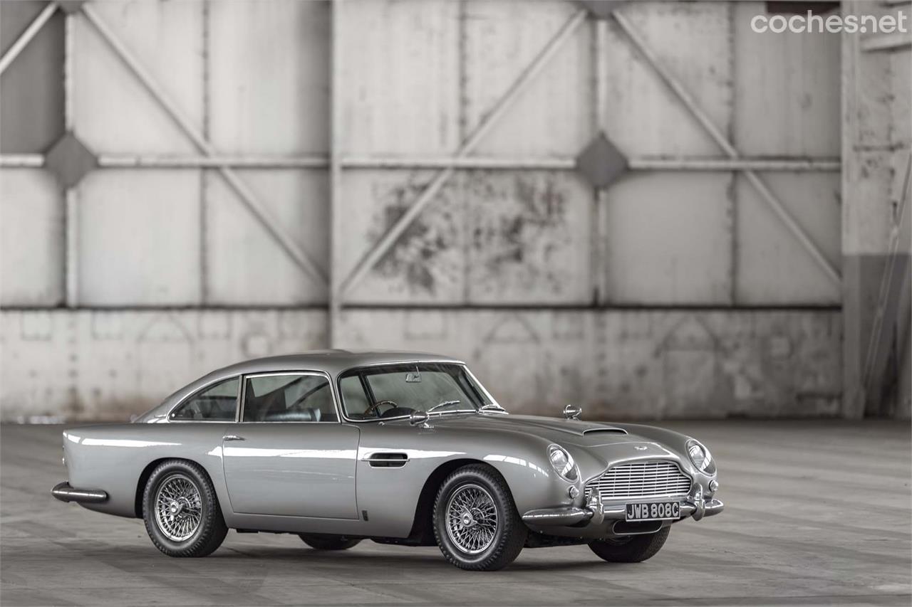 El Aston Martin DB5 llegó al mercado en 1963 como sustituto del DB4.