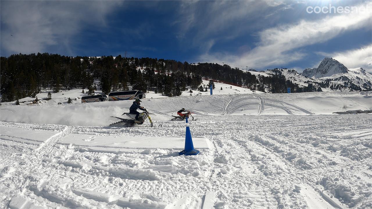 Marc Font batió por un margen muy ajustado a Kike GTR en el duelo entre Snowbikes.