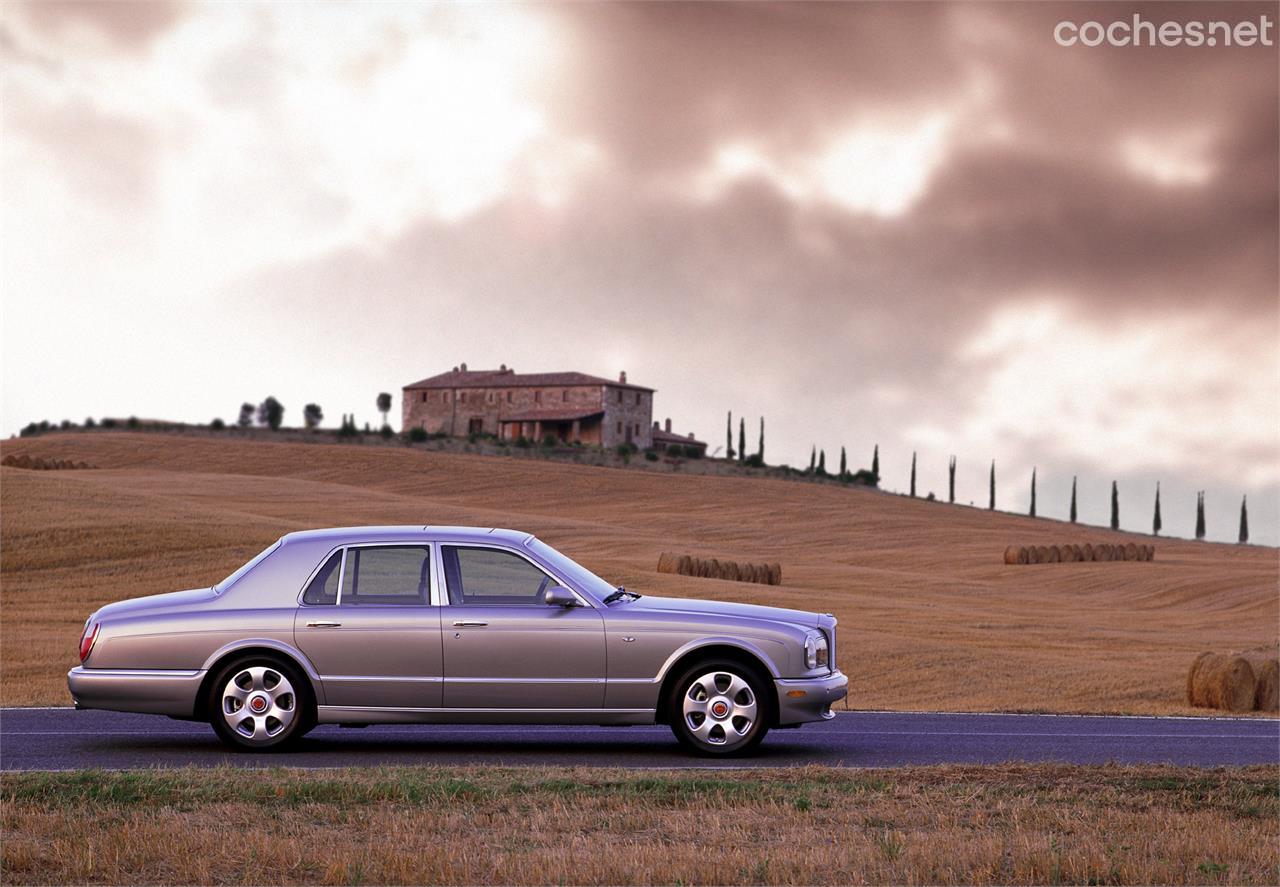 Entre 1999 y 2002 Bentley comercializó una versión del Arnage bautizada Red Label. No confundir con Label Red del nuevo BMW XM.