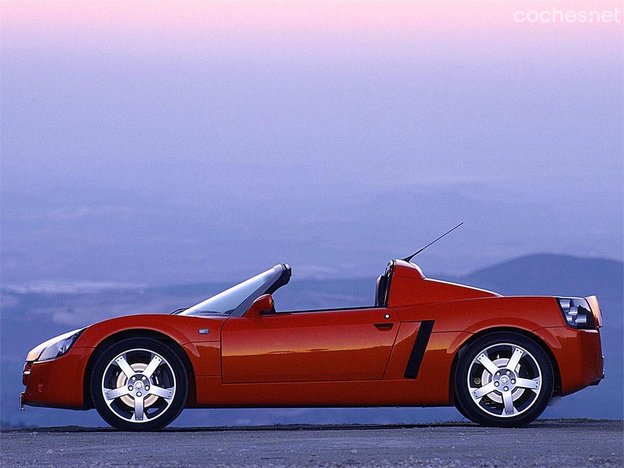 Sobre la base del Lotus Elise S2 también se desarrolló el Opel Speedster.