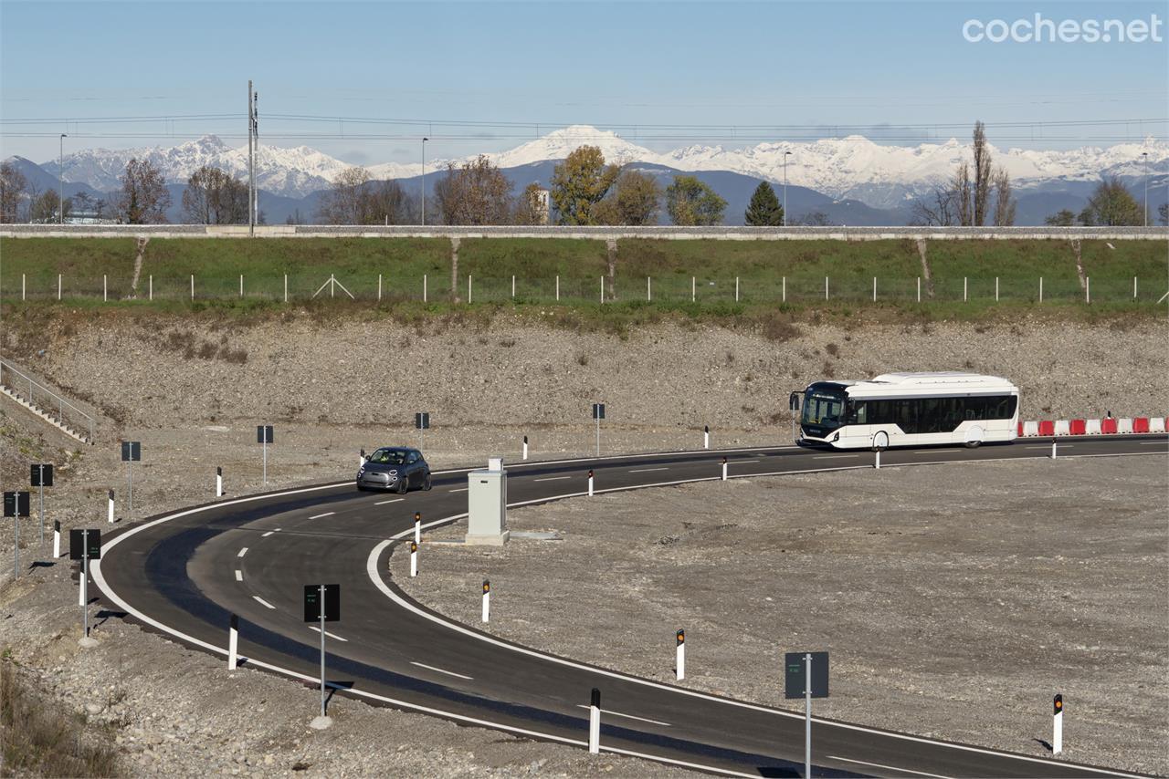 Carga inalámbrica en marcha para coches eléctricos