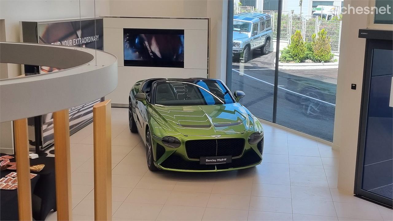 Para celebrar la inauguración del nuevo espacio Bentley en la capital, se ha expuesto el Bentley Mulliner Bacalar, una unidad comprada por un español de un total de 12 unidades salidas de fábrica.