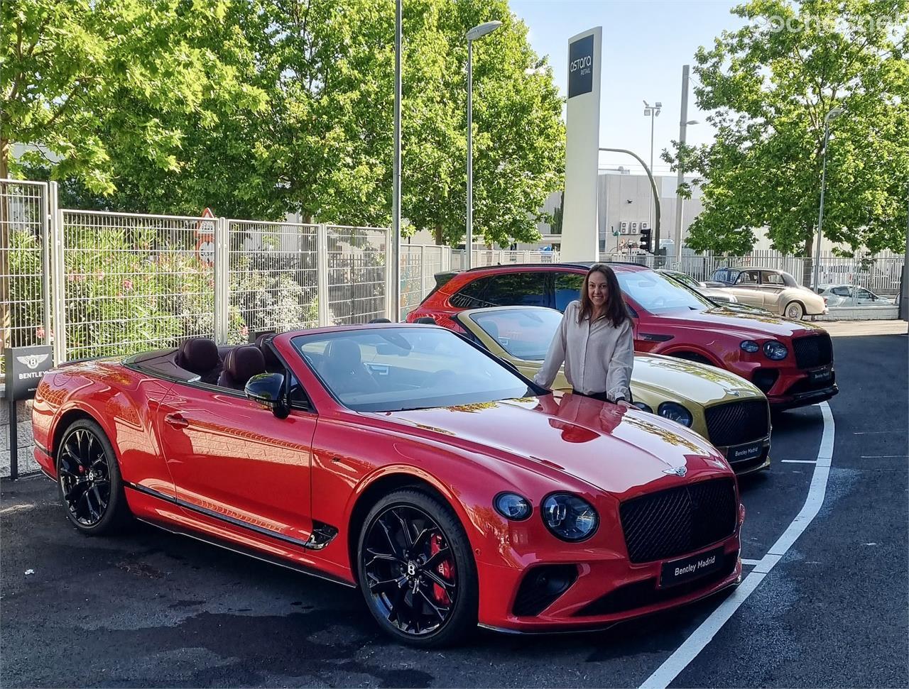 Estuvimos en la inauguración del nuevo concesionario Bentley en Madrid. El fabricante inglés tiene otros tres concesionarios en Barcelona, Marbella y Valencia.