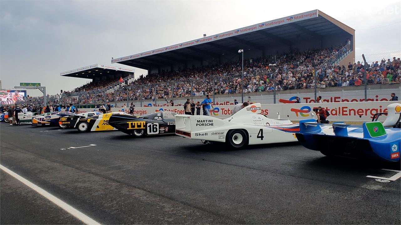 El viernes vimos de cerca el acto del centenario de las 24 Horas de Le Mans con un gran número de ganadores como Matra MS670, Porsche 936, Rondeau, Porsche 956...