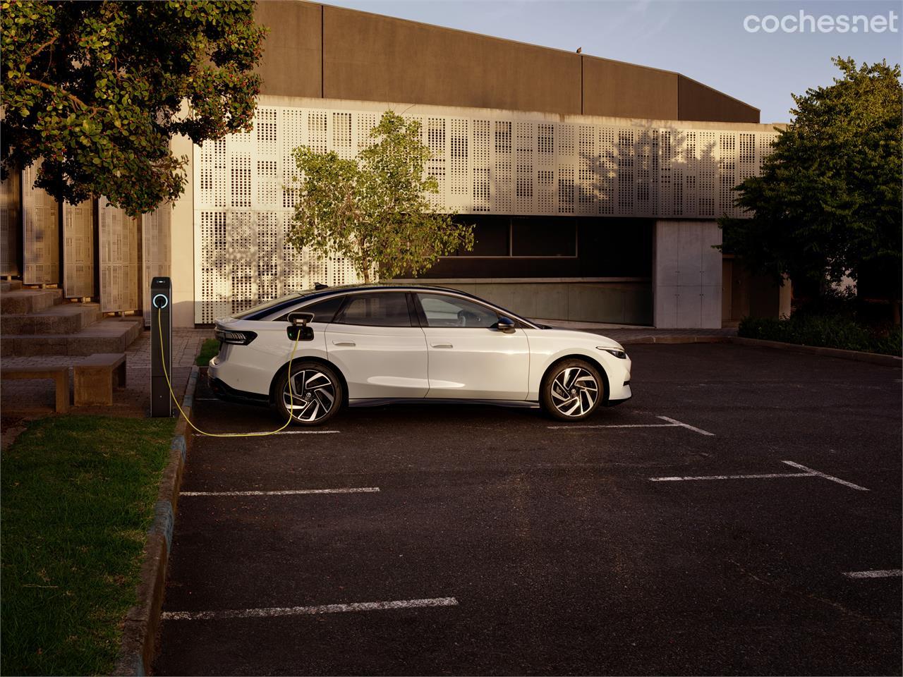 Esta medida además de incentivar la compra de coches eléctricos, PHEV o de pila de combustible, también incentiva la instalación de puntos de recarga.