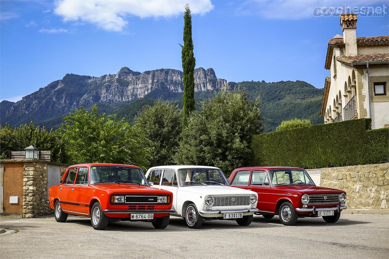 En nuestro vídeo damos un repaso a la historia del Seat 124 y probamos estas tres unidades conservadas por Seat Coches Históricos.