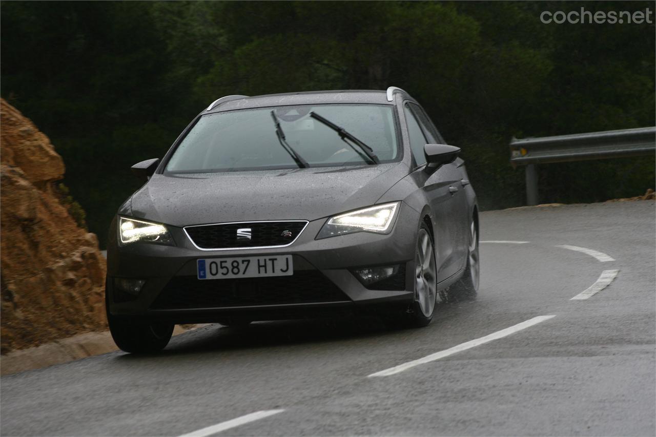 El agarre del FR es superior. Es un coche algo más ágil. Nuestra elección; el gasolina con este acabado.