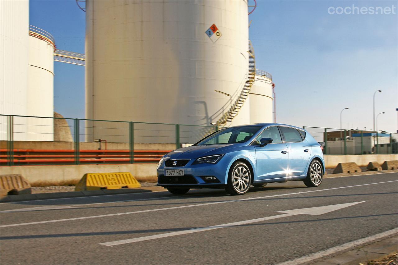 La autonomía máxima conjunta del León 1.4 TGI teniendo en cuenta tanto el gas natural como la gasolina se acerca a los 1.360 km.