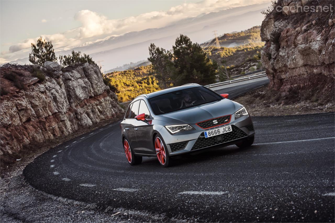 Con el modo CUPRA del SEAT Drive Profile y con el ESC completamente desactivado es una verdadera delicia por la nobleza de su chasis.