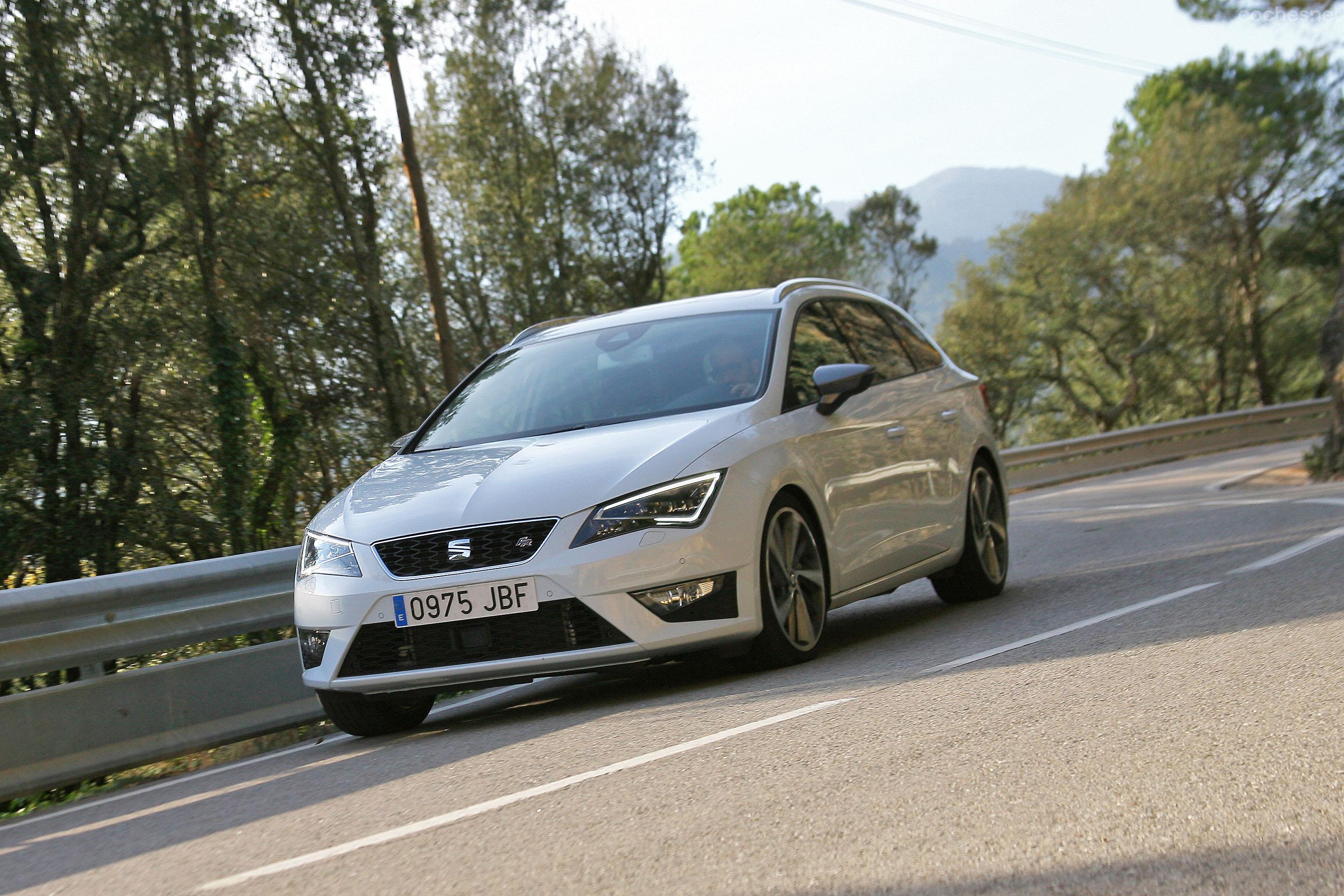 El León es puro equilibrio. No tiene la contundencia del Focus en carreteras viradas pero es más confortable que el Ford y es más eficaz que el Peugeot.