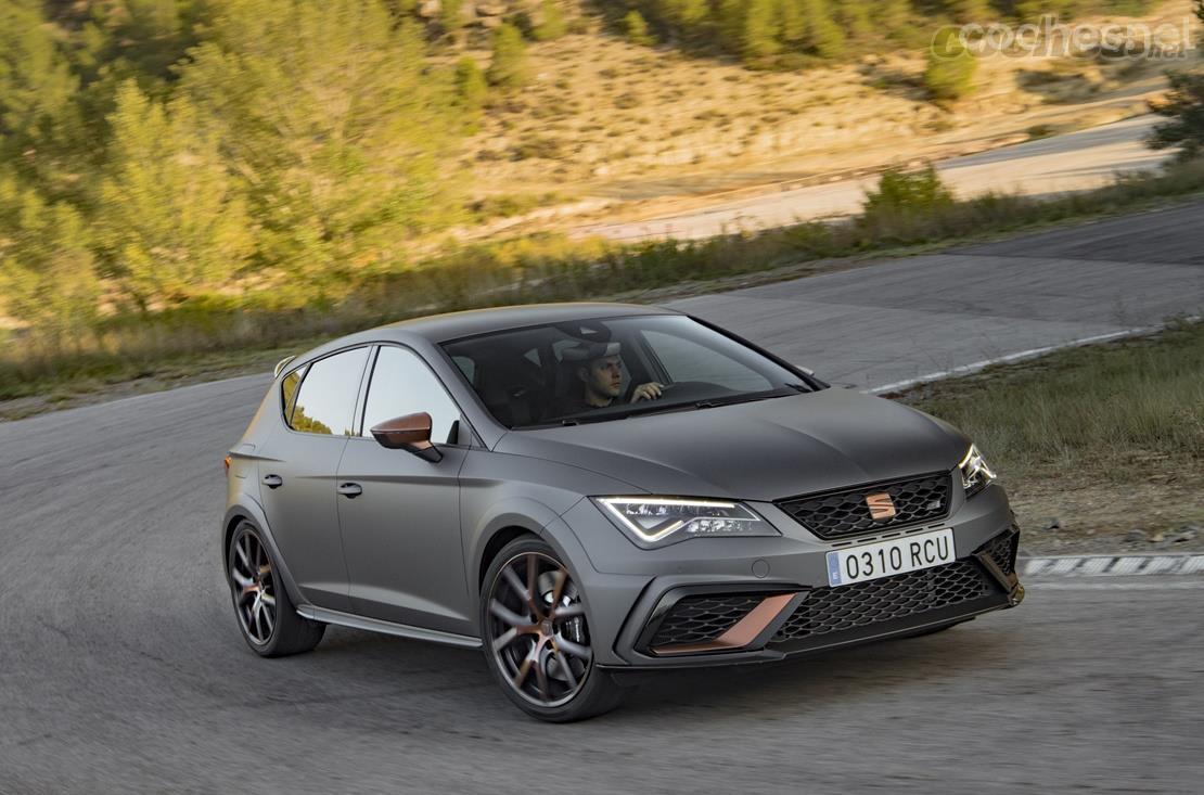 Gracias a sus 310 cv, el nuevo Seat León Cupra R se convierte en el coche de serie más potente fabricado por Seat pero también en el más exclusivo.