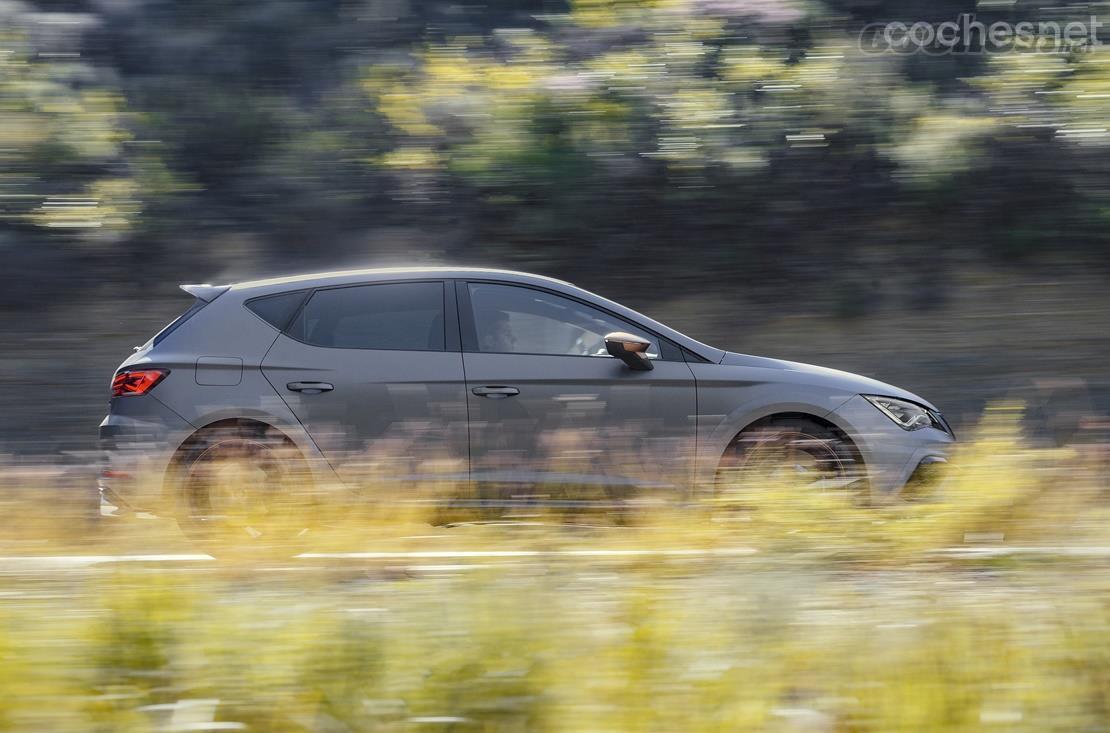 Es el modelo mas deportivo de Seat y se trata de una edición limitada a 799 unidades para todo el mundo -España dispondrá de 40 unidades-. 