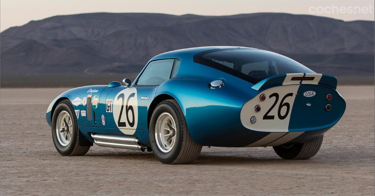 Shelby American acaba de lanzar una serie limitada a 50 unidades del Cobra Daytona Coupe con motivo de su 50º Aniversario.