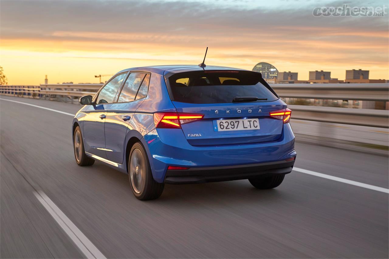 La trasera recuerda a la del Skoda Scala, pero sin la luneta tan pronunciada.