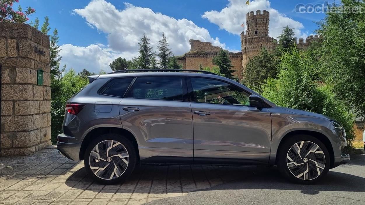 SKODA Karoq - Stop at Manzanares el Real during our route through the Madrid mountains.