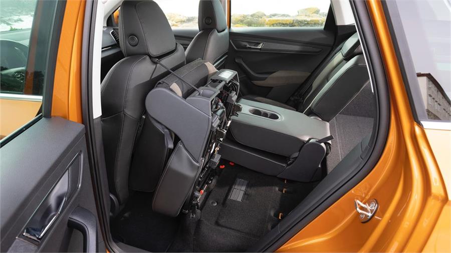 El Škoda Karoq compensa su menor amplitud con el ingenioso sistema de asientos plegables y extraíbles llamado VarioFlex.