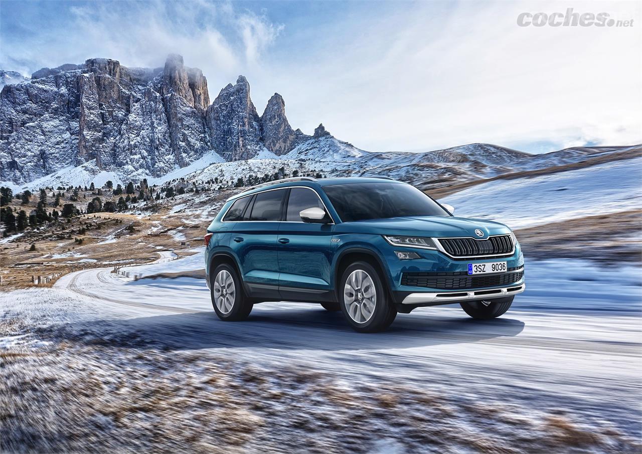 La estética todocamino del Kodiaq se deja ver un poquito más en versión Scout, con las protecciones en color plata. 