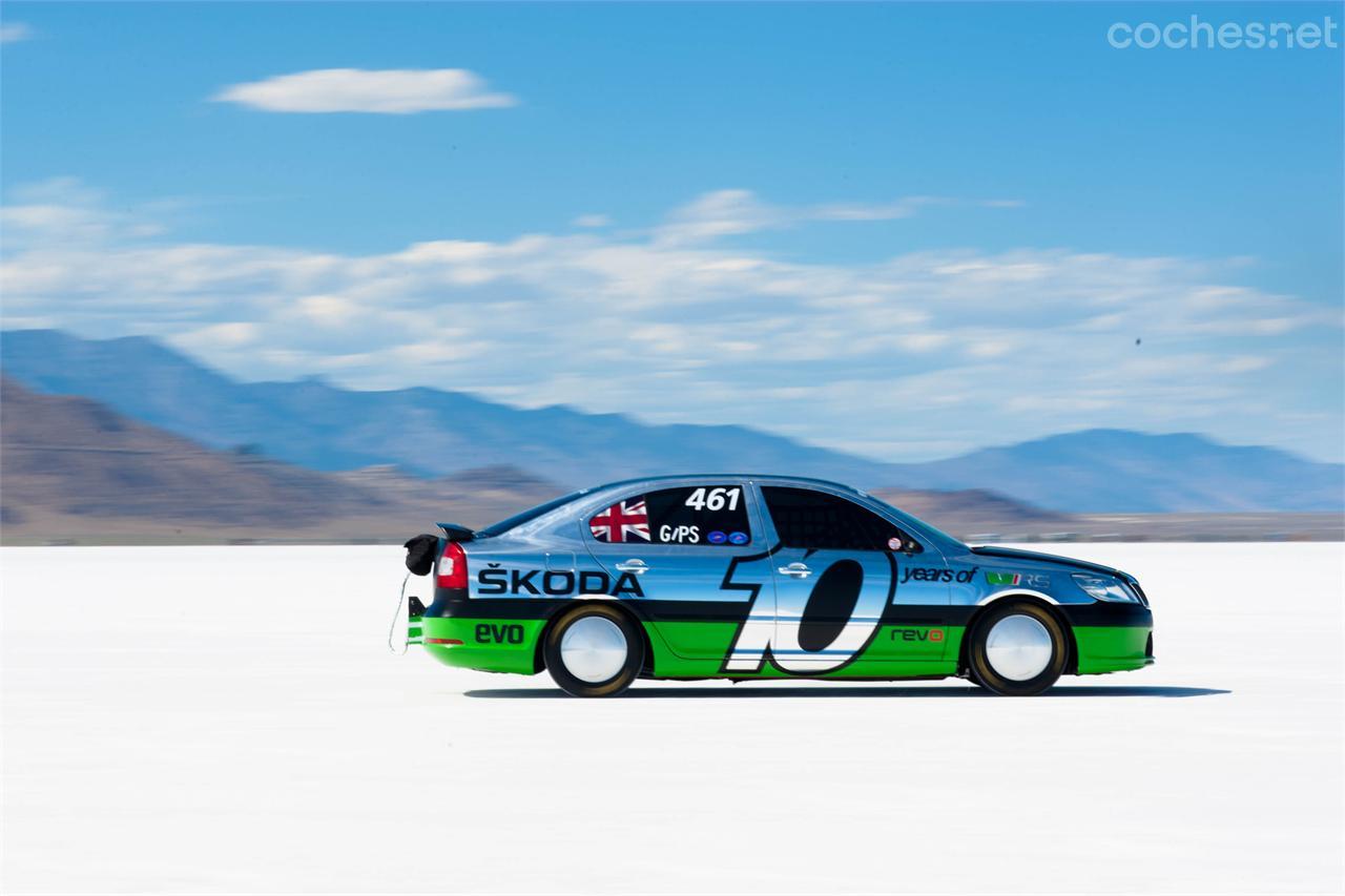 El Skoda Octavia RS tiene el récord en la categoría de coches de calle con motor turbo de 2 litros con 365 km/h, un récord que logró Richard Meaden en la Bonneville SpeedWeek de 2011.