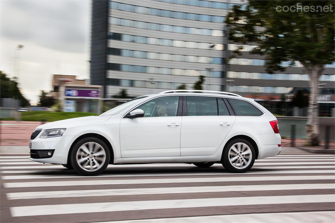 El excelente consumo de este Octavia Combi lo hace ideal para moverse en entornos urbanos de una forma más económica y sin contaminar. 