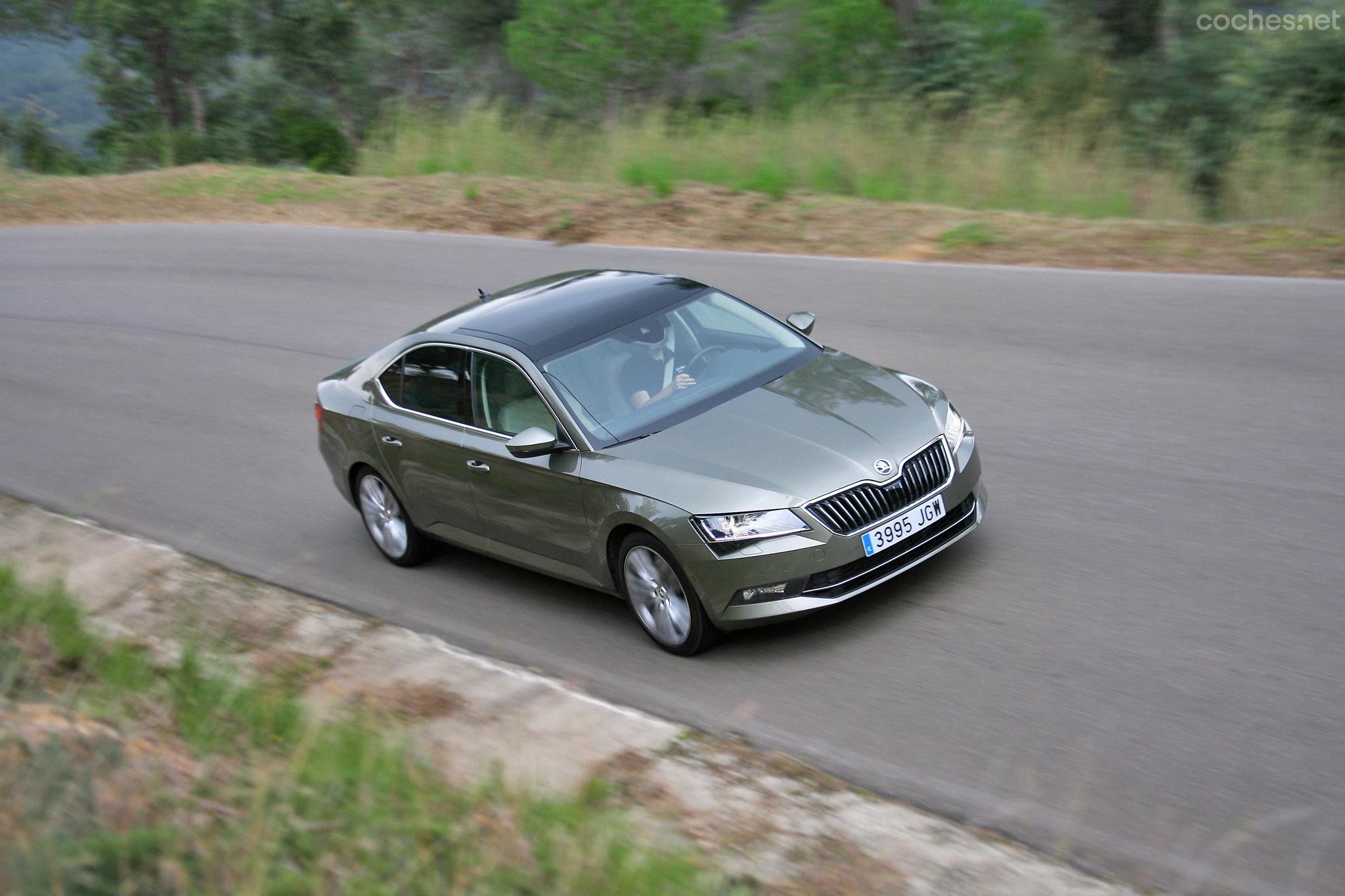 El motor diésel 2.0 TDI de 150 CV se adapta con dignidad a un coche de estas dimensiones.