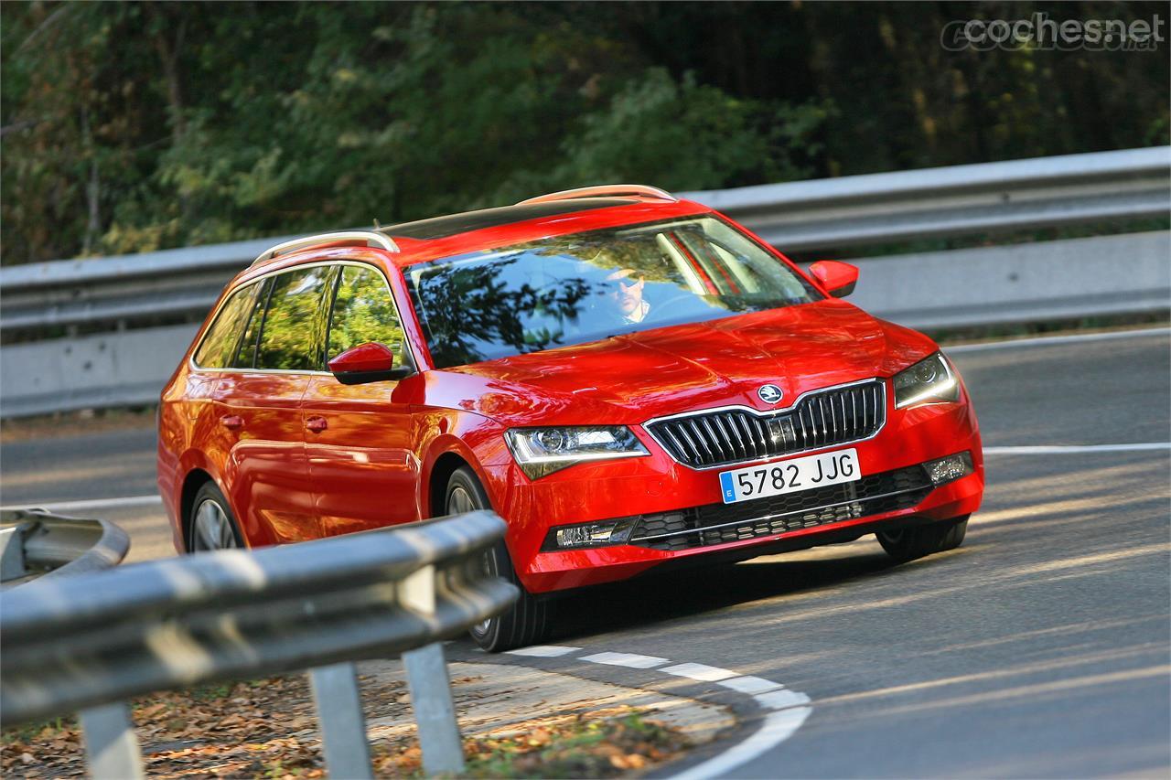 Equipado con DCC (Dynamic Chassis Control) el Octavia Combi puede configurar su comportamiento para adecuarse al estilo de conducción deseado. 