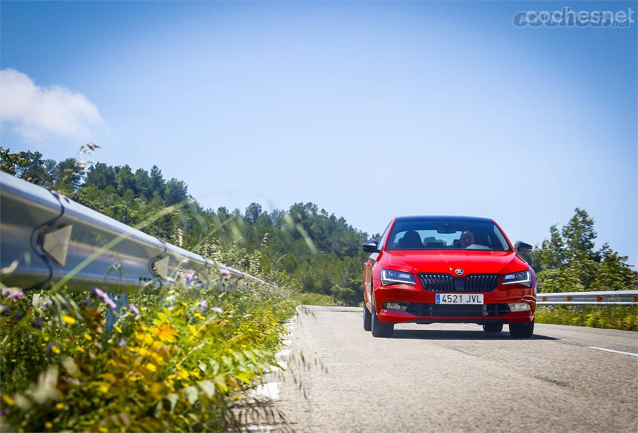 El SportLine con el motor de 280 cv, es un acabado que ofrece una buen equilibrio entre razón y pasión. 