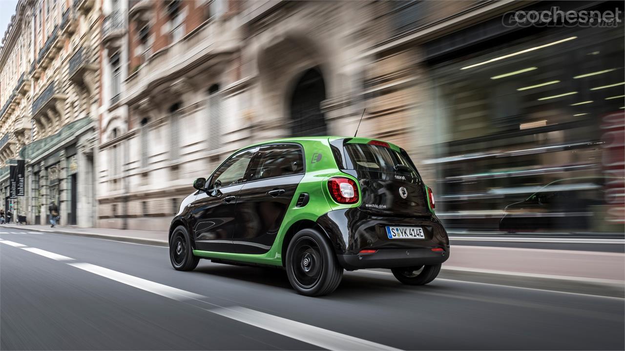 Más veloz de lo que parece, casi tan ágil como el fortwo y con la obvia ventaja de contar con cuatro puertas y cuatro plazas.