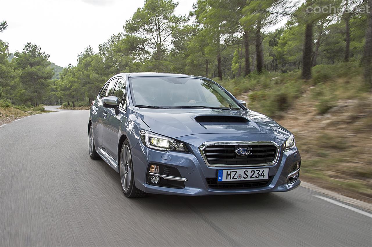 El chasis de este Subaru se acompaña, como es de esperar, una transmisión integral AWD.