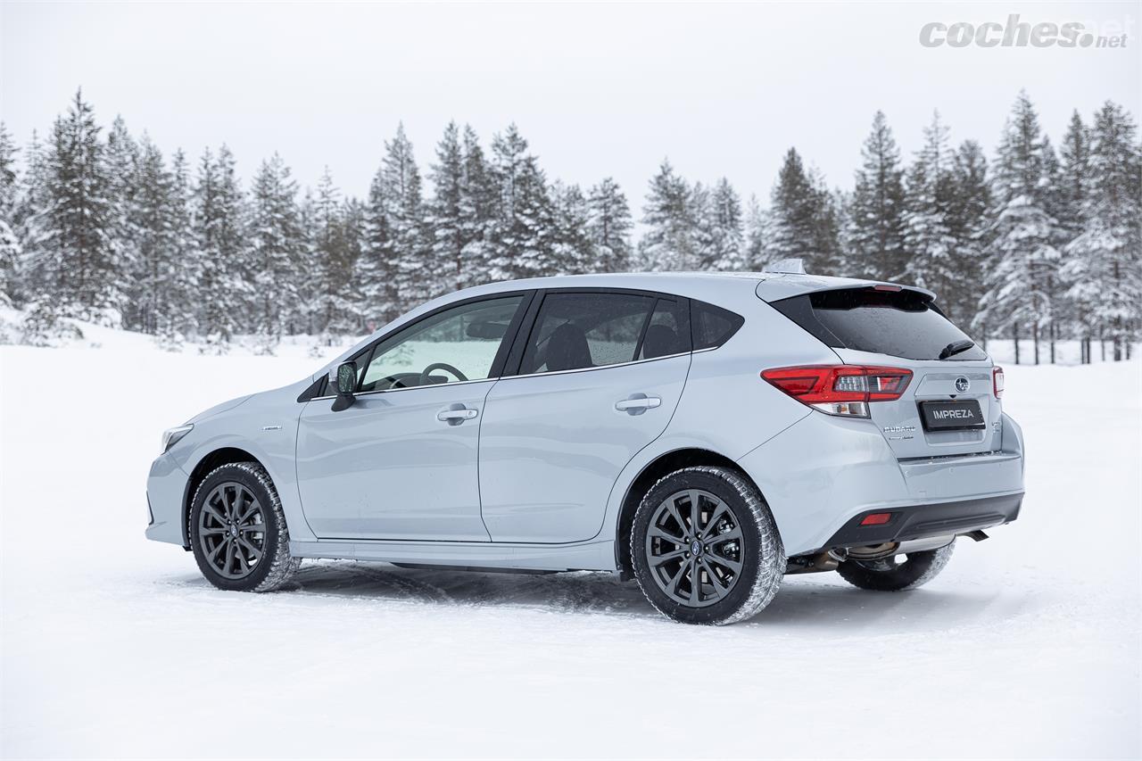 El Subaru Impreza Eco Hybrid se pone al día con un ligero rediseño (llantas, parachoques, diseño de los pilotos traseros...)