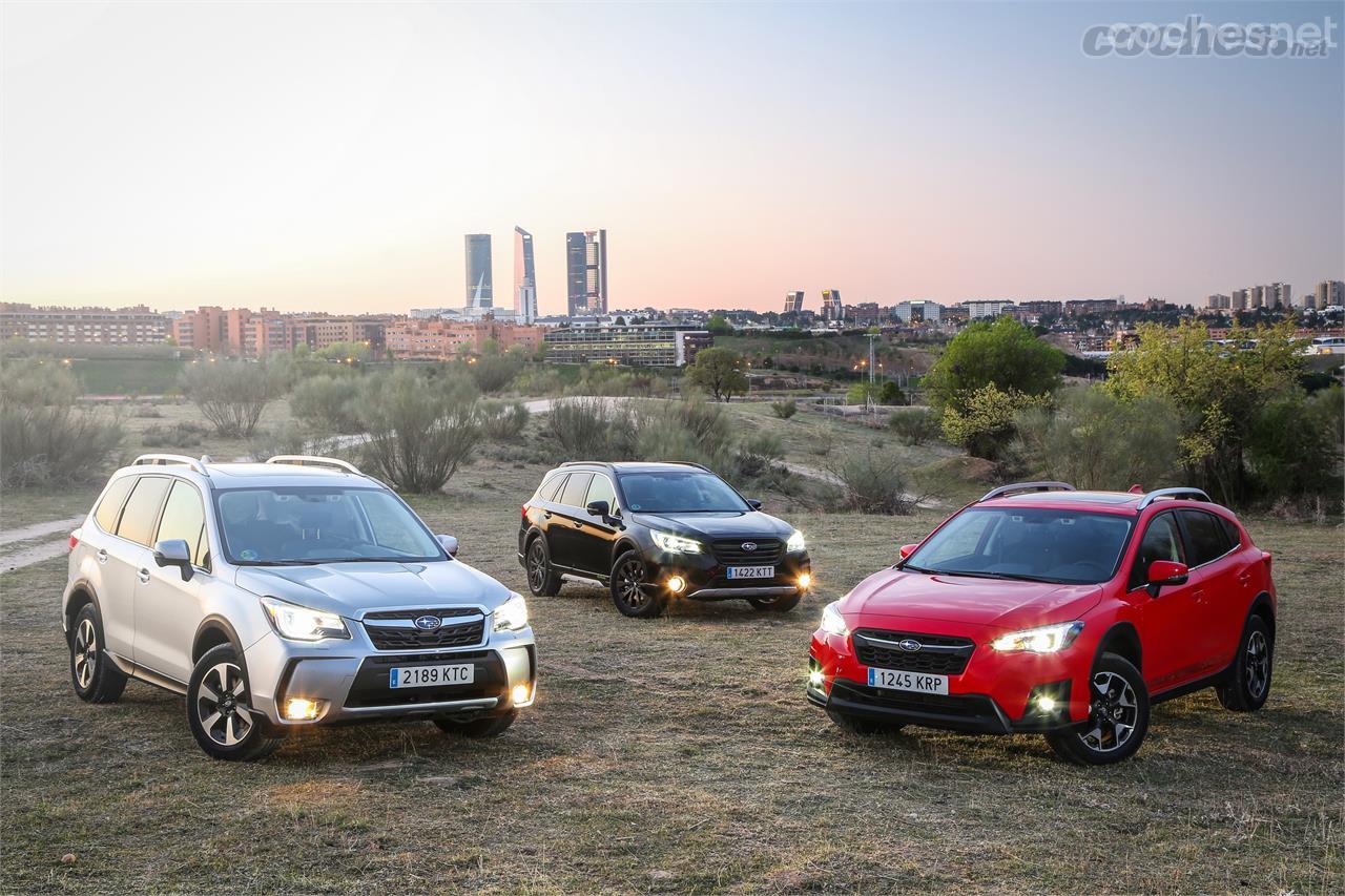 Subaru hace crecer su familia de modelos GLP con la incorporación del Outback (en el centro de la imagen).