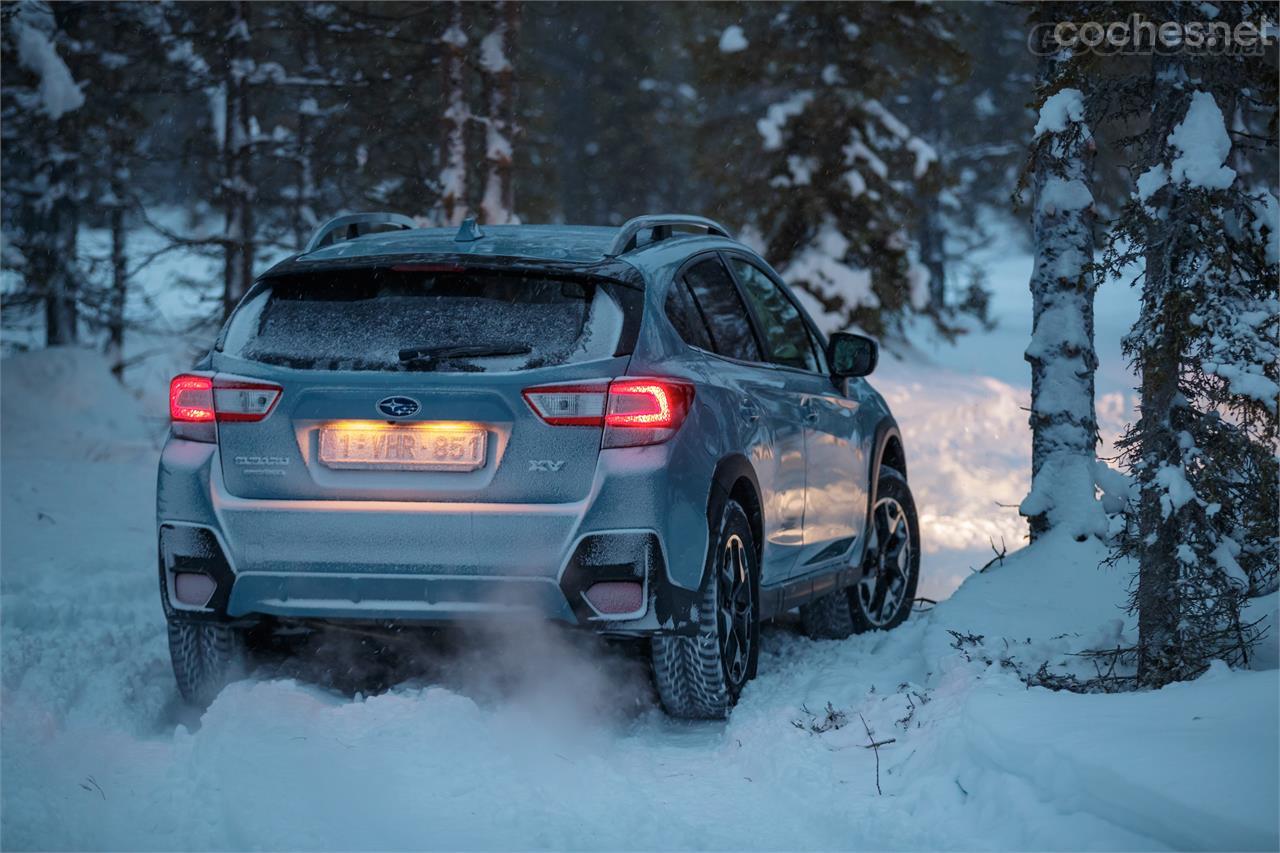 Pese a su aspecto de turismo, la elevada altura libre al suelo y la tracción integral permanente hacen del XV uno de los SUV de su tamaño más efectivos fuera de carretera.