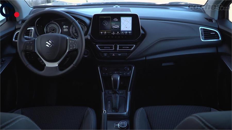 El interior del Suzuki S-Cross destaca por incorporar una nueva pantalla central y por mejorar la sensación de calidad. 