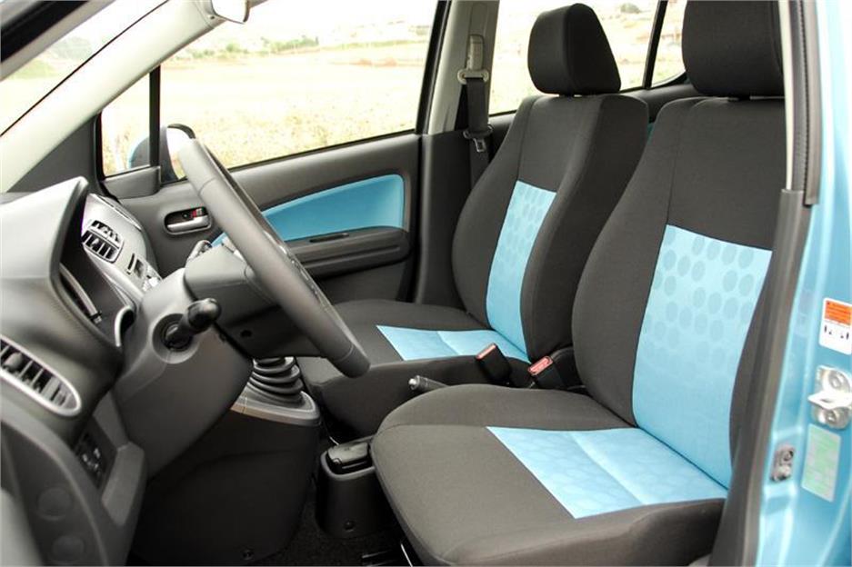 Suzuki splash салон