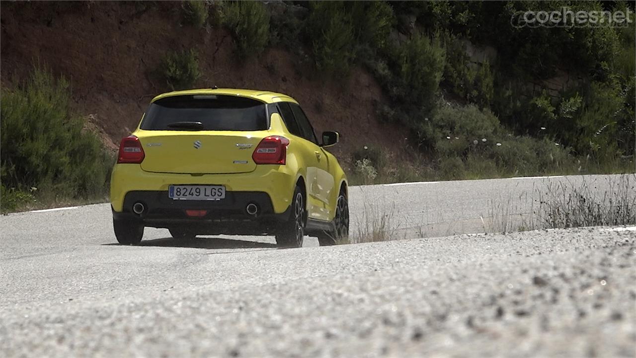 El motor gasolina 1,4 litros turbo rinde 129 CV y el eléctrico del sistema híbrido 13,6 CV.