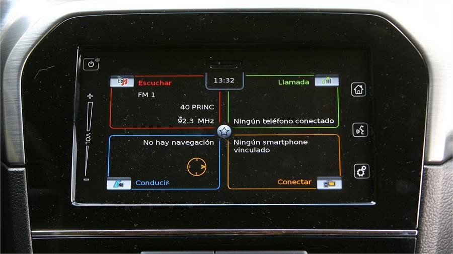 El sistema de infoentretenimiento con pantalla táctil de 7 pulgadas y navegador viene dentro del equipamiento cerrado del Vitara S.