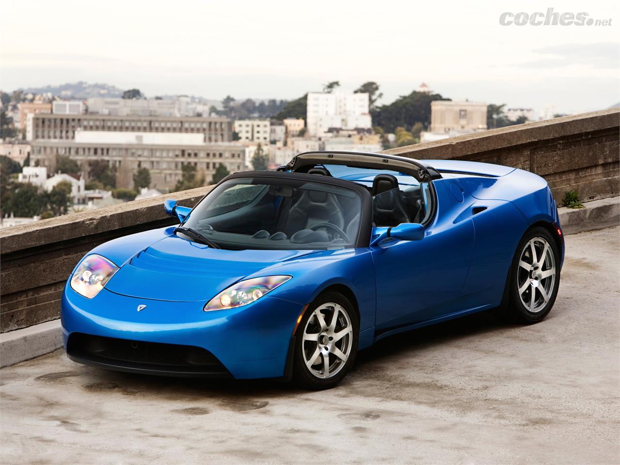 Tesla fabricó unas 2.400 unidades del Roadster entre 2007 y 2010. Un biplaza 100% eléctrico con 292 CV y 340 km de autonomía.