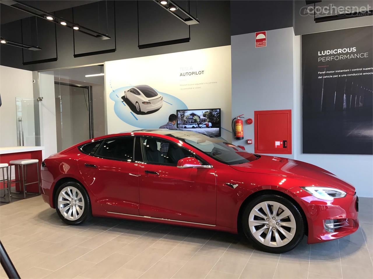 Tesla inaugura sus primeras instalaciones en España, concretamente en L'Hospitalet de Llobregat (Barcelona).