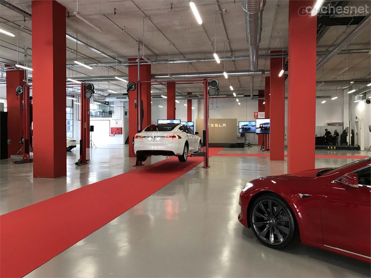 Tesla inaugura sus primeras instalaciones en España, concretamente en L'Hospitalet de Llobregat (Barcelona).